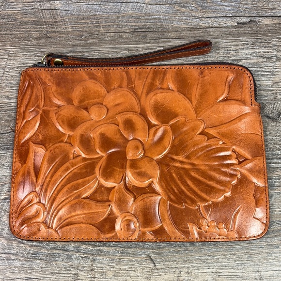 Patricia Nash Tooled Leather Wristlet - Picture 1 of 10